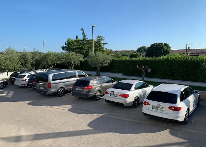 Apartments Kimi