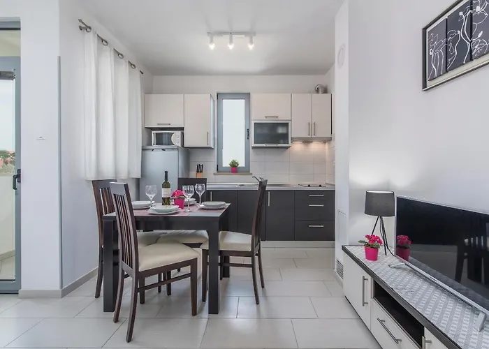 Apartments Kimi