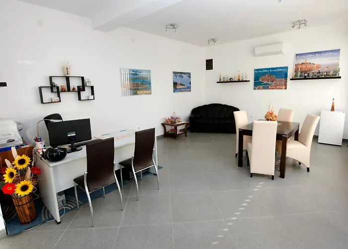 Apartments Kimi