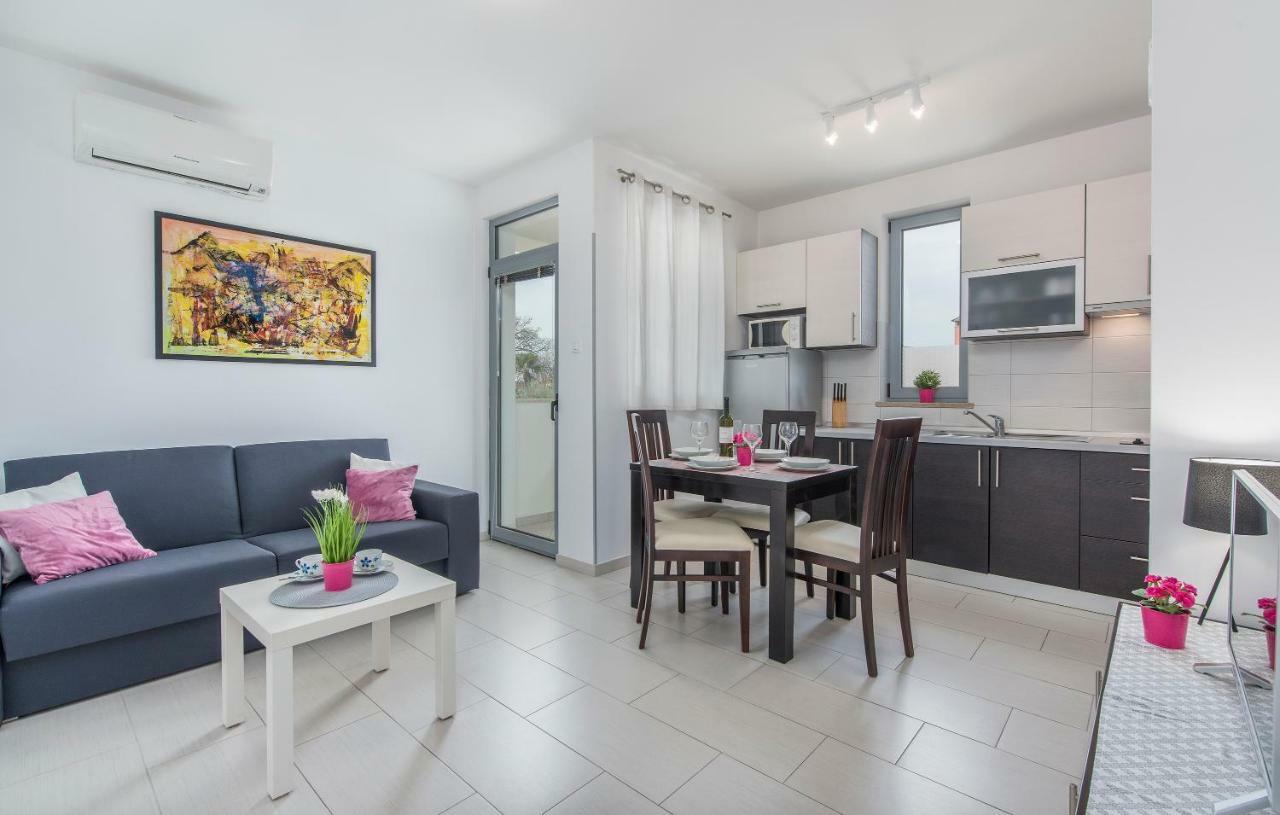 Kimi Apartment