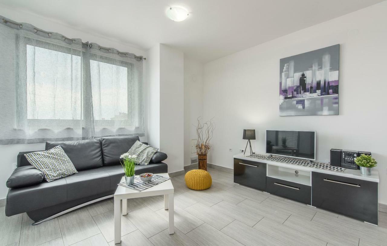 Apartment Kimi *