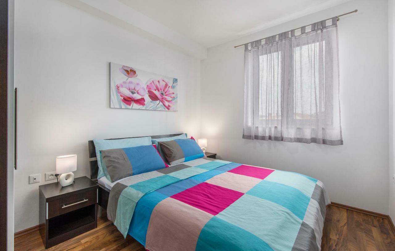 Kimi Apartment