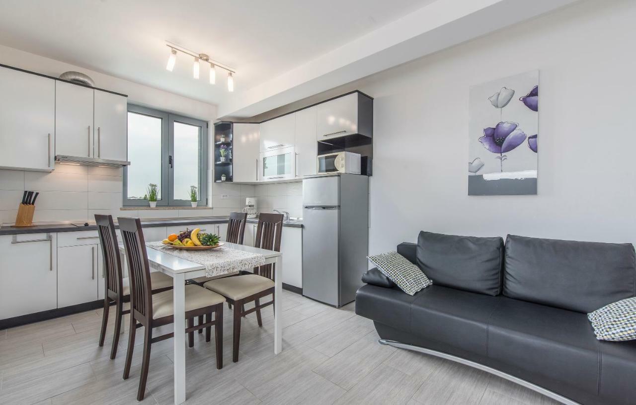 Kimi Apartment